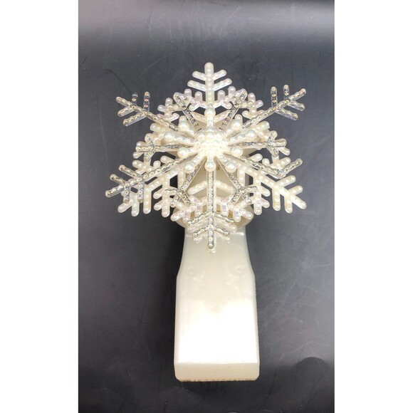 Bath & Body Works Wallflower Wall Plug In Diffuser Snowflake Holiday Lights Up - Picture 2 of 6